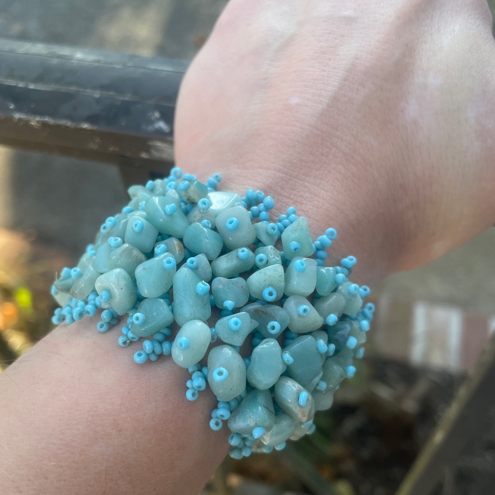 NWT Stunning Artisan Blue Stone and Bead Bracelet with Adjustable Sizes